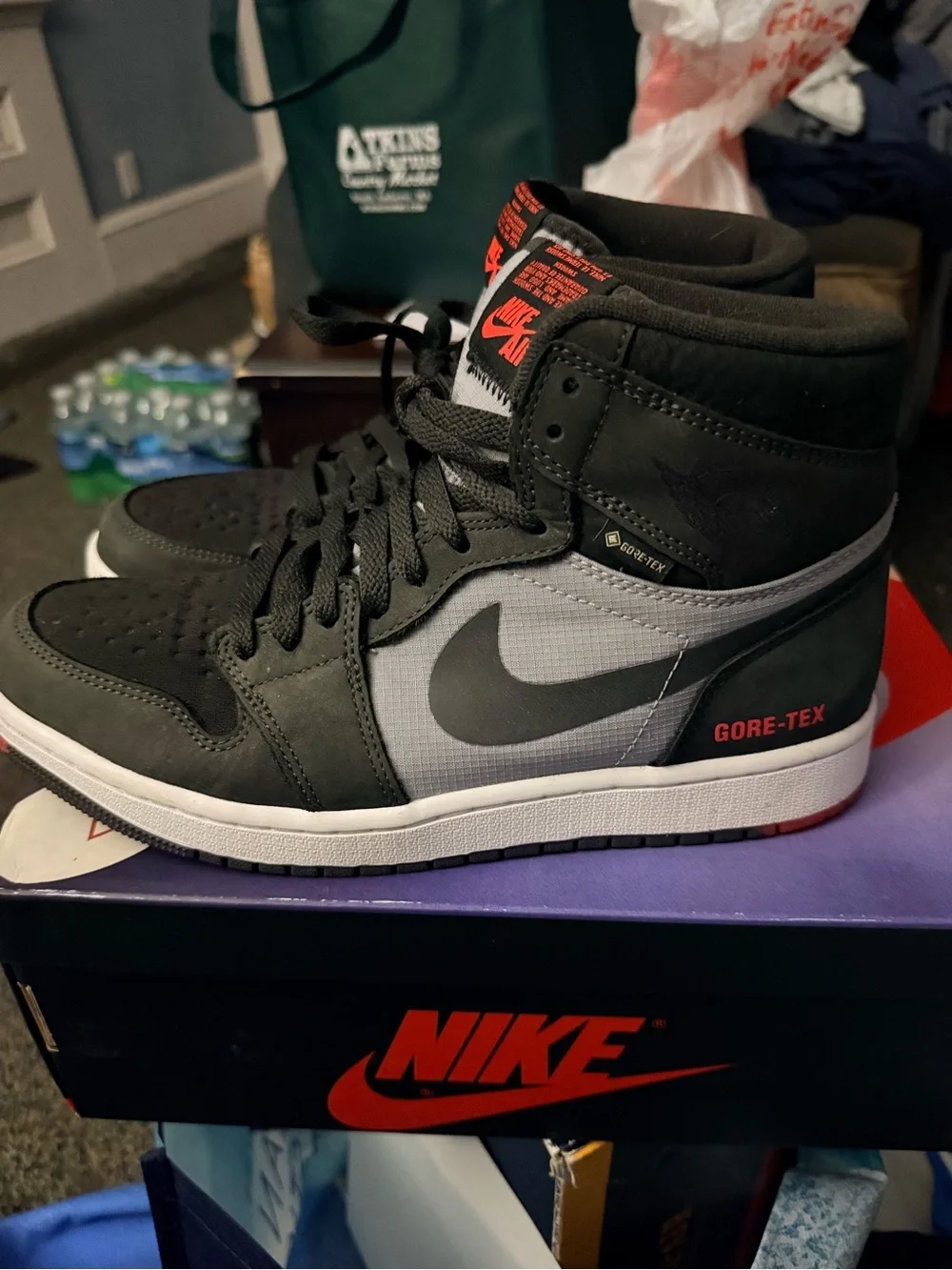 Jordan 1 Retro High Element Gore-Tex Black Infrared DB2889-002 Size 8.5 US